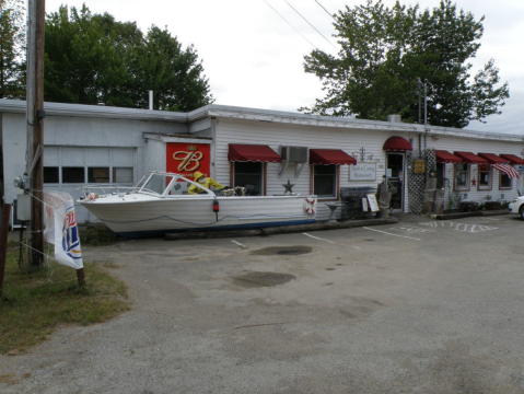 This Out Of The Way Maine Eatery Is Built In A Former Chicken Coop And The Food Is Outstanding