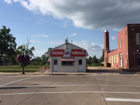 Blink And You'd Miss It, But Minnesota's Tiny Tendermaid Has Some Of The Absolute Best Sandwiches