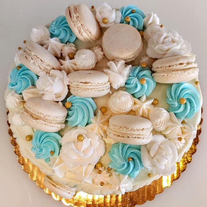 Macaron Cake Bennison's Bakery Illinois