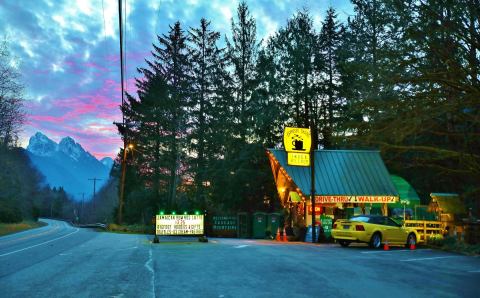 Espresso Chalet Is A Roadside Coffee Shop In Washington With The Most Breathtaking Views