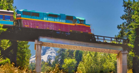 5 Of The Most Scenic Train Rides In Oregon You Can Take