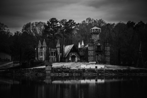 A Far Cry From Its Regal Days, McGee's Castle In Mississippi Is Abandoned And Slowly Fading Away          