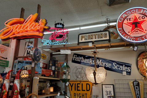 Shop 13,000 Square Feet Of Classic Collectibles At Antique Marketplace In Washington