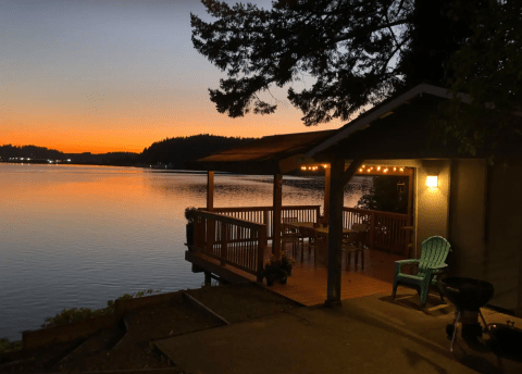 Embark On A Peaceful Escape At This Cozy Washington Beach Bungalow