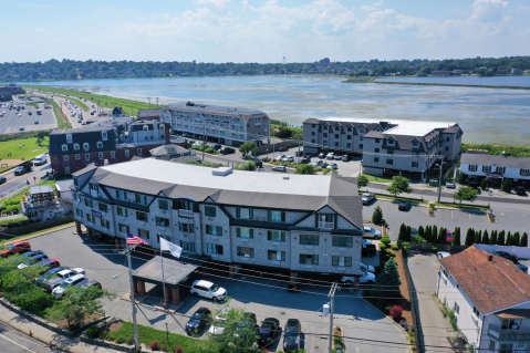 Enjoy Igloo Dining, Ocean Views, And Even Remote Work At Atlantic Beach Hotel In Rhode Island