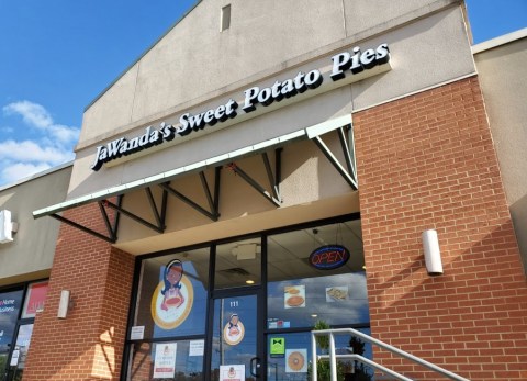 The Most Heavenly Sweet Potato Pies Are Served Up At JaWanda's In Alabama