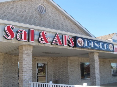 Sal & Al's Diner Is Also An Ohio Pizzeria And Ice Cream Parlor That's Worthy Of A Road Trip