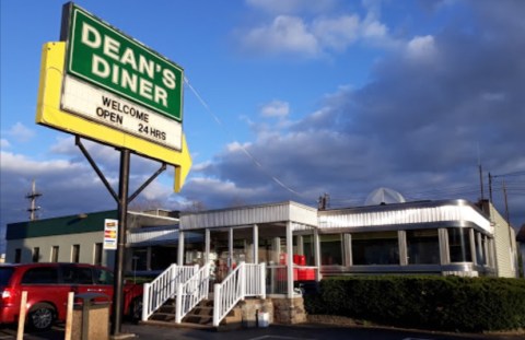 Visit Dean’s Diner, The Small Town Diner Near Pittsburgh That's Been Around Since The 1950s