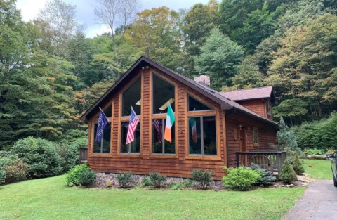 Soak In A Hot Tub Surrounded By Natural Beauty At This Cabin Near Pittsburgh