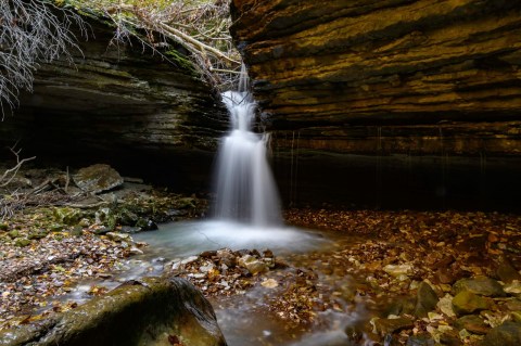 The Gorgeous 4-Mile Hike In Arkansas' Boxley Valley That Will Lead You Past Waterfalls And Grottos