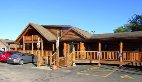 Home To The World's Only Heated Sand Dome, It's Summer Year-Round At Loopy's Grill And Saloon In Wisconsin   