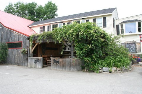 You Can Dine In An Actual Horse Stall At This Rustic Steakhouse In A Former New Hampshire Barn