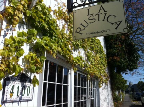 You'll Feel Like You're Dining In The Mediterranean At La Rustica In Washington