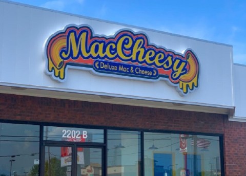 Experience An Epic Sugar Rush With An Outrageously Delicious Milkshake At MacCheesy In Missouri