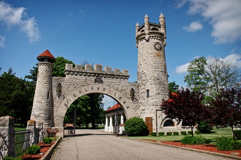 This Supposedly-Haunted Indiana Cemetery Has Graves Dating Back To The Early 1900s