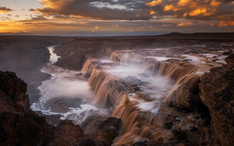 Take A Magical Waterfall Hike In Arizona To Grand Falls, If You Can Find It