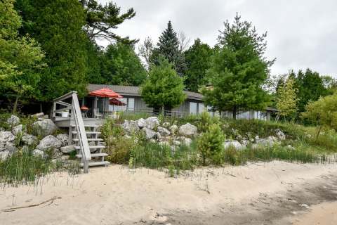 Forget The Resorts, Rent This Charming Waterfront Home In Wisconsin Instead