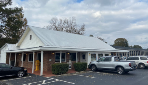 Enjoy Homemade Southern Staples Served Cafeteria-Style At Oil Lamp Restaurant In Georgia