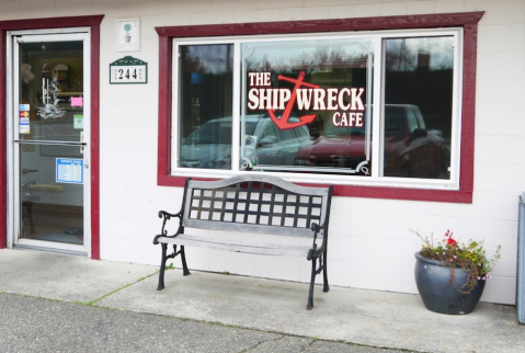 Savor A Balmy Brunch At The Charming Shipwreck Cafe In Washington