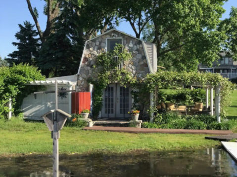 This Charming Lakeside Cottage In Minnesota Is An Absolute Dream Come True