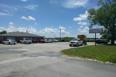 Visit Dot's Soul Food Restaurant, The Small Town Diner In Alabama That's Been Around For Many Years