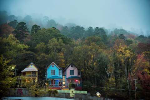 Spending The Night At This Vintage Victorian Home In Arkansas Will Take You Back In Time