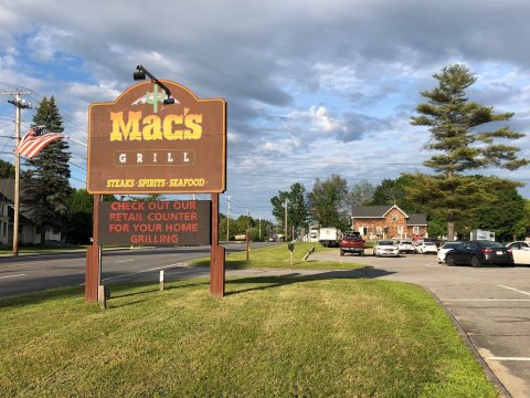 Eat Endless Comfort Food At This Rustic Restaurant In Maine