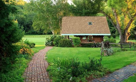 You'll Feel As If You've Entered A Fairy Tale When Staying At This Enchanting Wisconsin Log Cabin