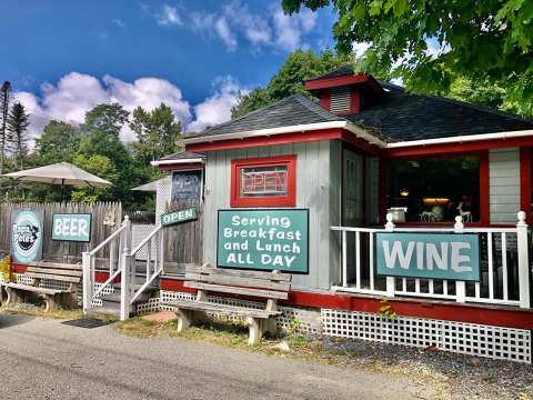 Home of the 14-inch Pancake, Papa Pete's In Vermont Shouldn't Be Passed Up