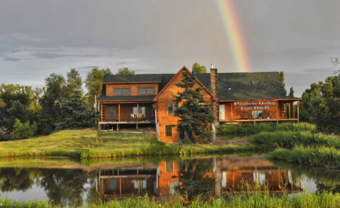 There's A Bed and Breakfast On A Kansas Alpaca Farm Named Prairie Oaks Inn And You Simply Have To Visit