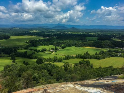 Glassy Mountain Trail Is An Easy Hike In South Carolina That Takes You To An Unforgettable View