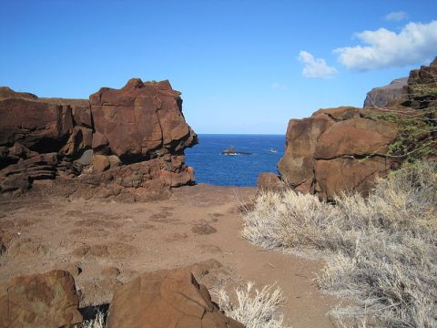 Visit The Fascinating Kaunolu Village In Hawaii For An Adventure Into The Past