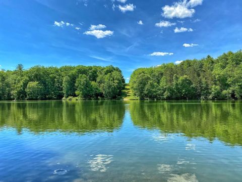 This Hidden Lake In Pennsylvania Has Some Of The Bluest Water In The State