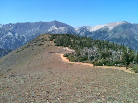 The Gorgeous 1.5-Mile Hike In Oregon's Wallowas That Will Lead You Past A Mountain Summit