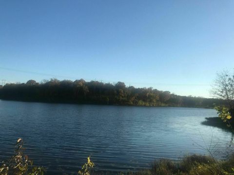 Hike To A Crystalline Lake On The Easy Black Hoof Trail In Kansas