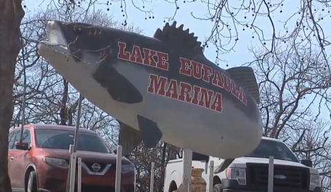 For A Warm Winter Fishing Experience In Oklahoma, Head To Lake Eufaula Heated Fishing Docks