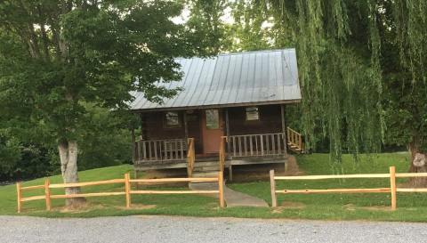 This Creekfront Cabin In East Tennessee Is The Perfect Spot For A Relaxing Getaway