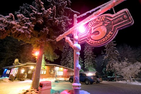 The Best Deep Dish Pizza In Alaska Is Hiding In This Tiny Mountain Town