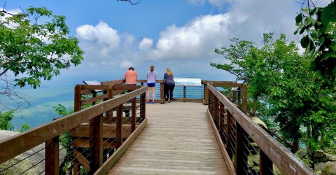 7 Totally Kid-Friendly Hikes In Alabama That Are 1 Mile And Under