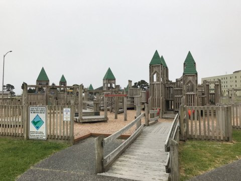 You Could Easily Spend All Day At This Family-Friendly Beachfront Park In Northern California