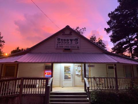 You Better Come Hungry To The Buffet At Sissy's Restaurant In Louisiana