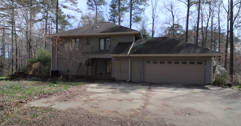 This Entire Neighborhood In North Carolina Was Mysteriously Abandoned And Nobody Knows Why