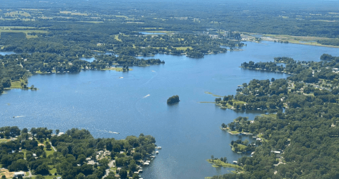 Spend The Day Relaxing At Lake Of Egypt, A Hidden Gem In Illinois