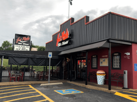 Everyone Goes Nuts For The Hamburgers At This Nostalgic Eatery In Tennessee