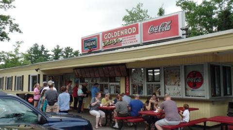 Goldenrod Drive-In Is A Tiny, Old-School Drive-In That Might Be One Of The Best Kept Secrets In New Hampshire