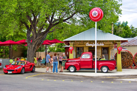 Comfort Pizza Is A Small-Town Hole-In-The-Wall With Some Of The Best Pies In Texas