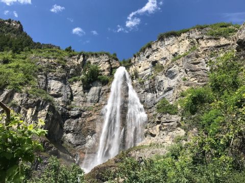 The Stewart Falls Trail In Utah Is A 3.4-Mile Out-And-Back Hike With A Waterfall Finish