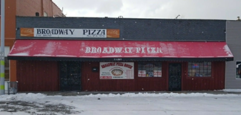 The Legendary Broadway Pizza In Tennessee Has Been Serving Old-Fashioned Pizza Since 1977