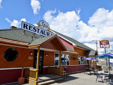 Spa Restaurant Is A Little-Known New Hampshire Restaurant That's In The Middle Of Nowhere, But Worth The Drive