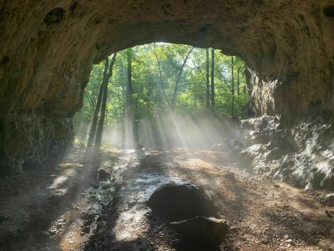 Hike To This Sandy Cave In Missouri For An Out-Of-This World Experience